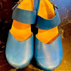 Dansko sandals blue size 40